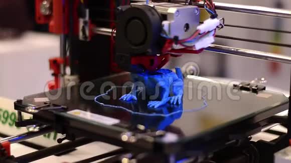 3D打印机印刷塑料零件视频的预览图