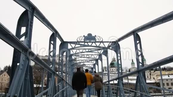莫扎特冬季在萨尔茨堡的桥诞生城市莫扎特古典音乐天才视频的预览图