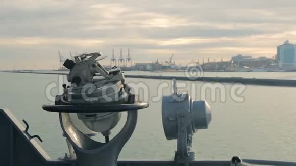 海军海上陀螺罗盘视频的预览图