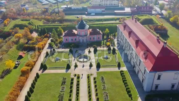 乌克兰利沃夫地区Zolochiv城堡空中观景无人机视频视频的预览图