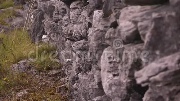 爱尔兰的岩石视频的预览图