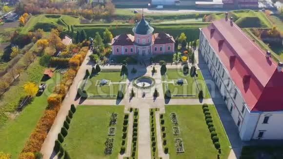 乌克兰利沃夫地区Zolochiv城堡空中观景无人机视频视频的预览图
