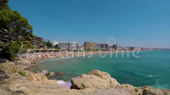 从科斯塔布拉瓦的圣安东尼德卡隆盖西班牙海滩拍摄的时间间隔片段视频的预览图