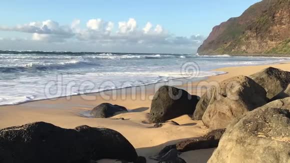 夏威夷考艾岛冬季Polihale海滩视频的预览图