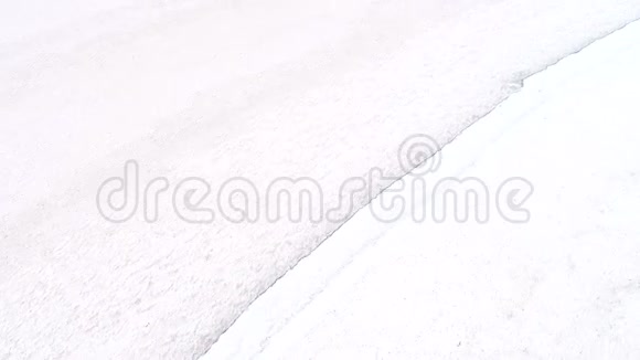 冬季旅行目的地白雪冰面视频的预览图