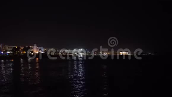 无花果树海滩在普罗塔拉斯晚上视频的预览图