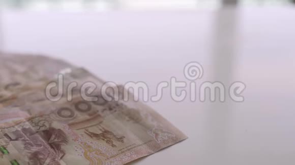 泰国货币纸币特写背景泰国货币为商业硬币1000个任务包和100美元视频的预览图