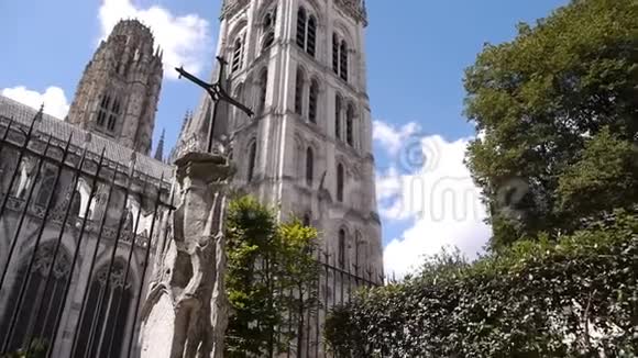 法国诺曼底鲁昂大教堂侧面视频的预览图
