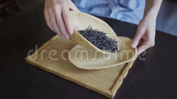筹备中国传统茶道视频的预览图