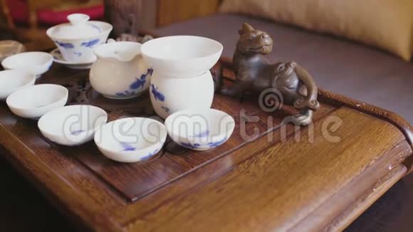 仪式中国茶杯和茶碟视频的预览图