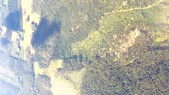 林夏景观垂直夹式鸟瞰图视频的预览图