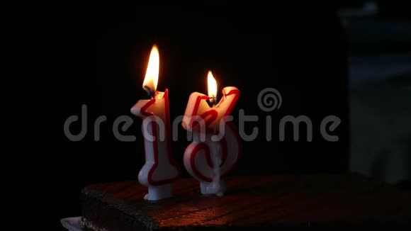 十三岁生日蛋糕加蜡烛视频的预览图