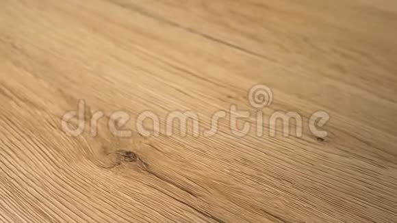 硬木地板由天然木材制成新安装的房子内部视频的预览图