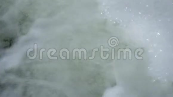 水流起泡视频的预览图
