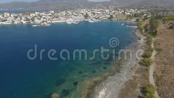 Aegina岛Perdika村的鸟瞰图视频的预览图
