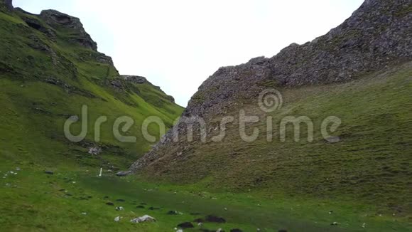 英格兰峰地区国家公园温纳茨山口的迷人景色视频的预览图