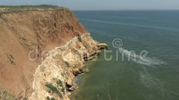 岛陡峭的海岸比雷赞是黑海第聂伯河河口的一个岛屿视频的预览图