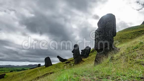 莫艾采石场的时间流逝拉帕努伊有许多雕像视频的预览图