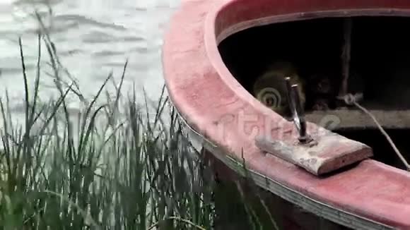 船锚在河里视频的预览图