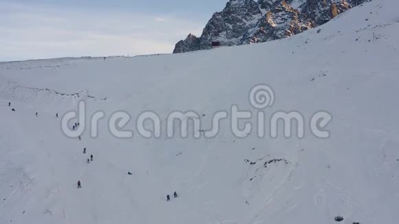 001山滑雪胜地Shymbulak视频的预览图
