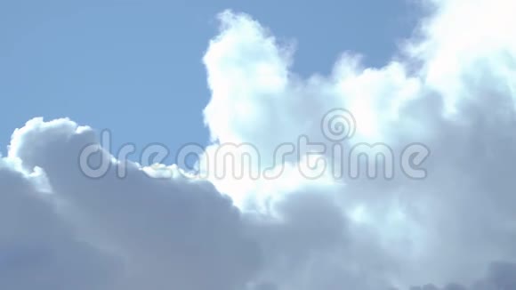 云或烟的运动视频的预览图