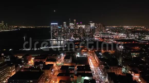 夜间镜头霍博肯新泽西州视频的预览图