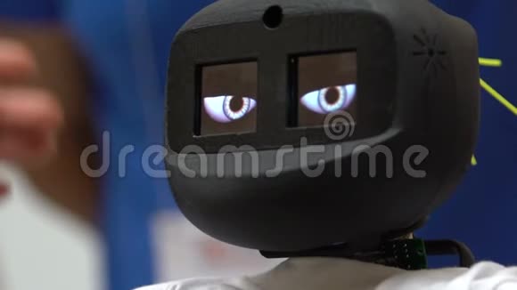 基于液晶显示液晶眼的机器人模型手触头视频的预览图