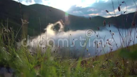 美丽的山雾时光在北高加索的群山中流逝俄罗斯视频的预览图
