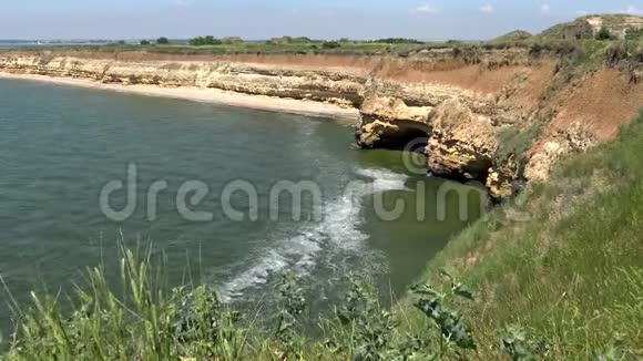 岛陡峭的海岸比雷赞是黑海第聂伯河河口的一个岛屿视频的预览图