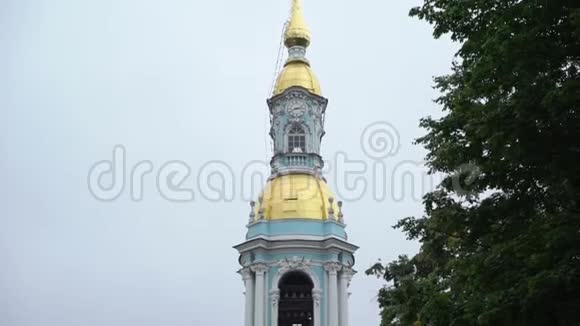 圣彼德堡钟楼的尼古拉海军大教堂视频的预览图