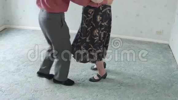 年长夫妇跳舞视频的预览图