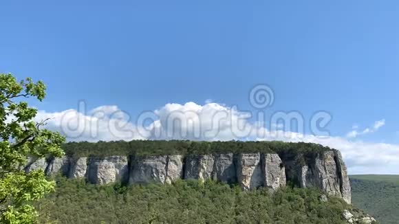 美丽的自然景观蛇峡谷塞瓦斯托波尔克里米亚视频的预览图