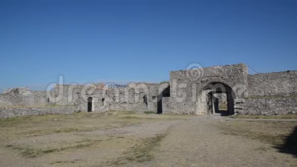 罗扎法城堡靠近阿尔巴尼亚ShkodAr市的城堡墙清真寺遗址和堡垒视频的预览图