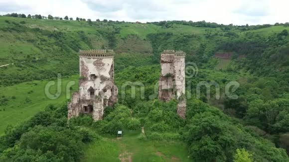 乌克兰Chernivtsi地区旧城堡废墟视频的预览图