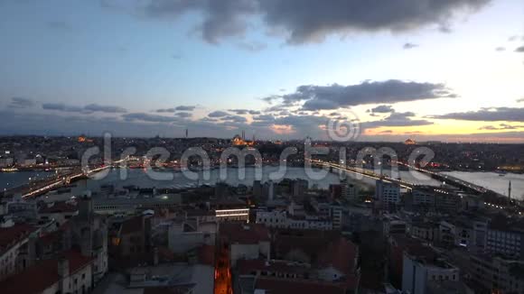 伊斯坦布尔傍晚美丽的画面美丽的云彩视频的预览图