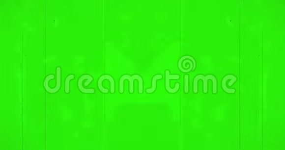 Chroma键绿色屏幕vhs背景真实闪烁模拟老式电视信号与不良干扰和垂直线视频的预览图