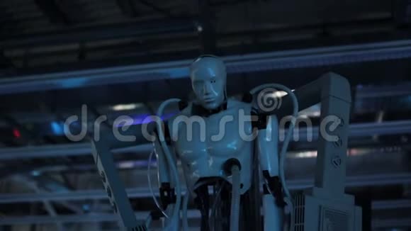 未来派美丽的半机械人录像视频的预览图