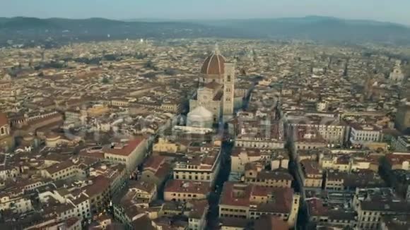 意大利佛罗伦萨大教堂或圣玛利亚广场主地标夜景视频的预览图