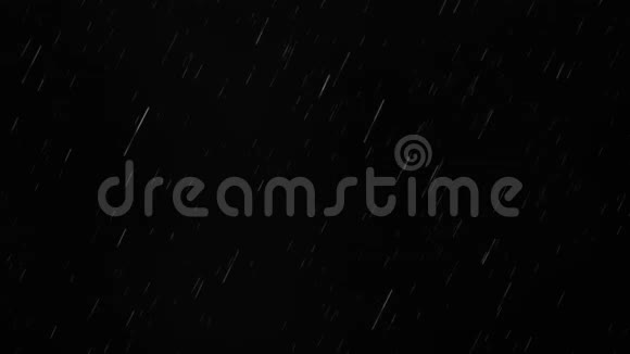 黑色背景下的雨现实的CGI视频的预览图