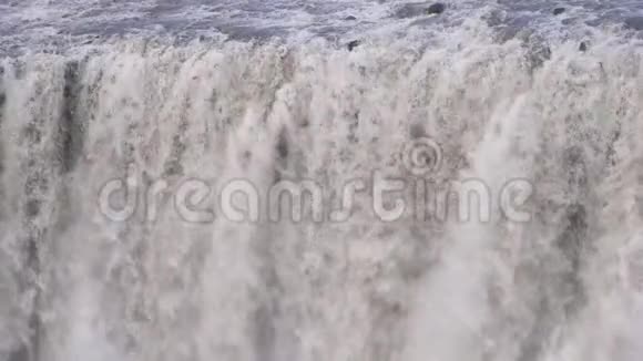 引爆瀑布冰岛视频的预览图