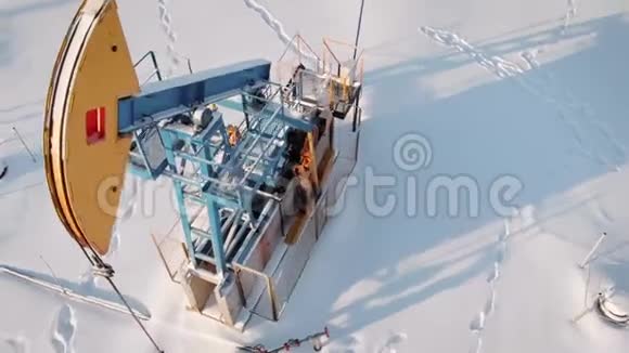 4泵千斤顶的高空射击北部地区的石油生产设备的工作温度为零下视频的预览图