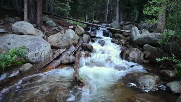 科罗拉多荒野山河足迹视频的预览图
