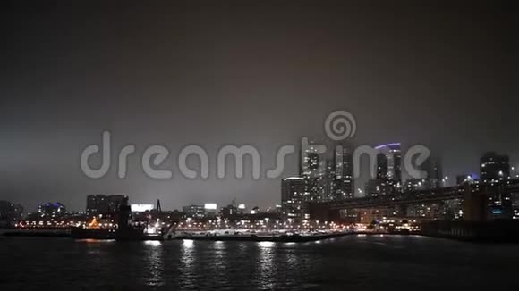 从海湾到旧金山的夜景和金罗斯桥视频的预览图