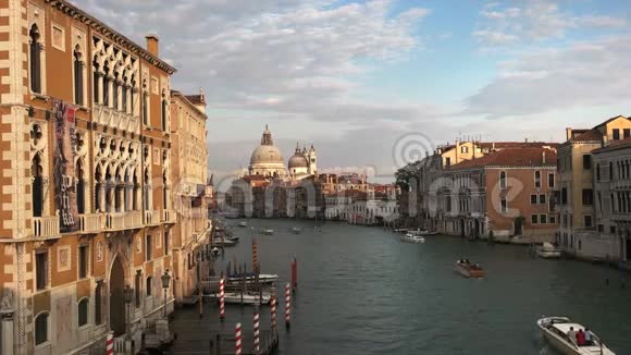 威尼斯大运河圣玛丽大教堂视频的预览图