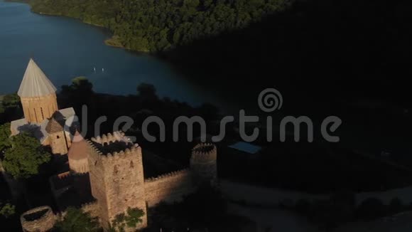 阿纳努里综合航空视频佐治亚州的阿纳努里弗特雷斯和钦瓦利湖视频的预览图