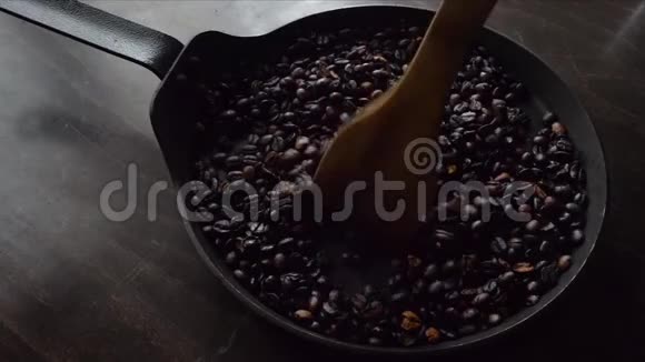 咖啡新鲜酿造搅拌视频的预览图