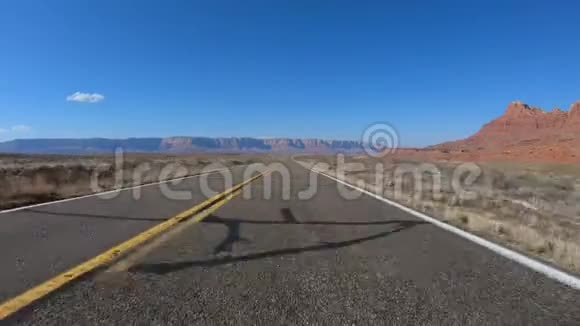 犹他州纪念碑山谷的POV大道视频的预览图