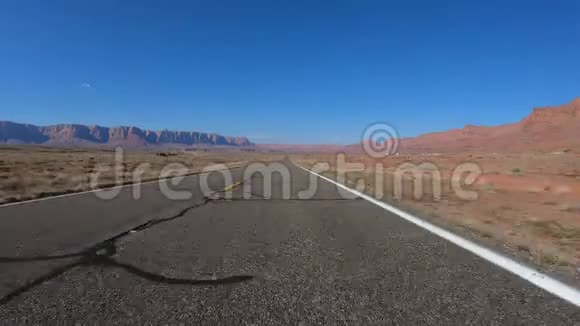 犹他州纪念碑山谷的POV大道视频的预览图