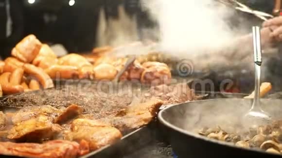 肉街美食之夜视频的预览图