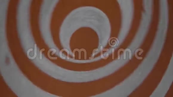 橙色旋转催眠轮关闭催眠精神视频的预览图